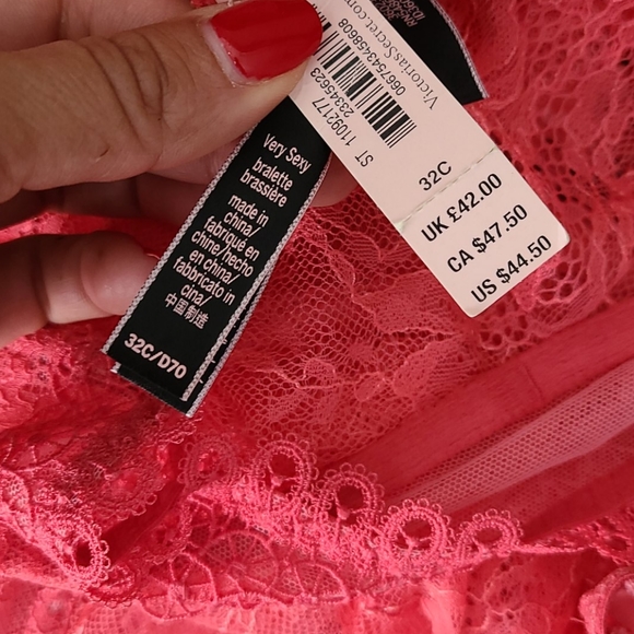 BUY 1 GET 1 FREE VICTORIA SECRET VERY SEXY BRA - Picture 12 of 12